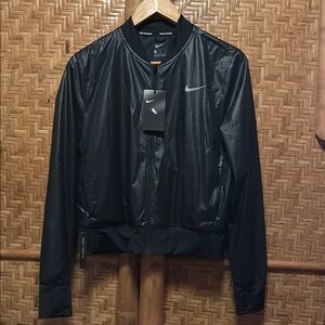 NWT Black Nike running jacket cropped medium
